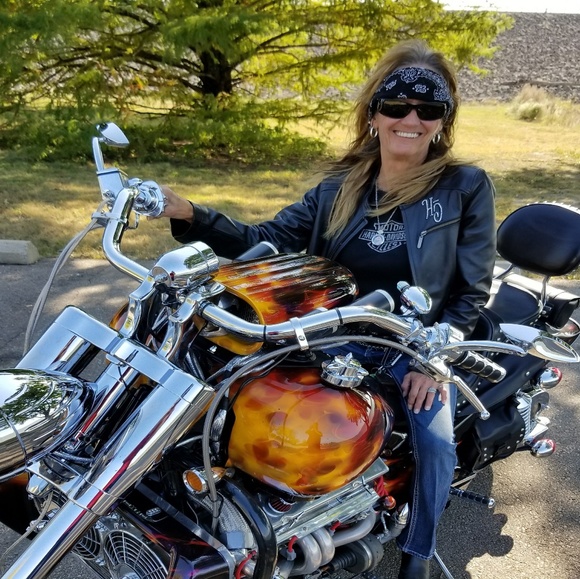 Meet your Posher, Sandi - Picture 3 of 4